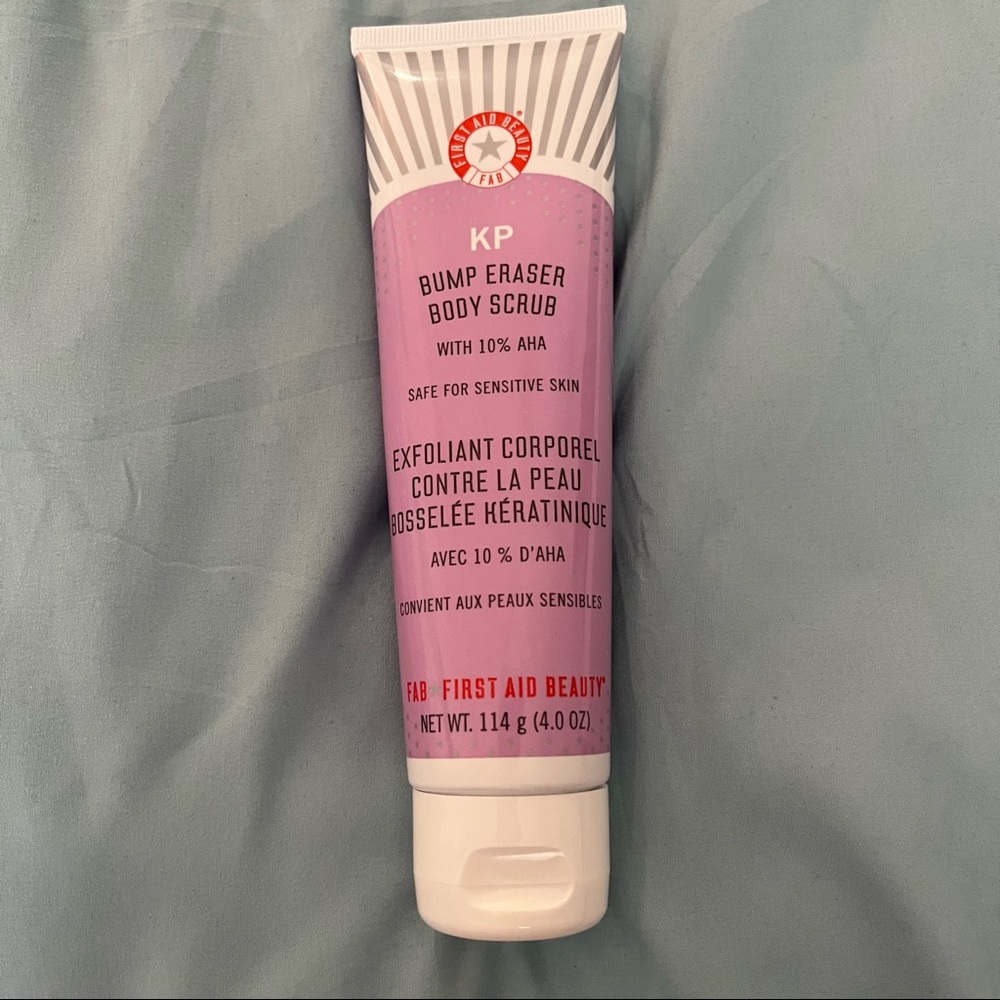 FIRST AID BEAUTY
KP Bump Eraser Body Scrub with 10% AHA